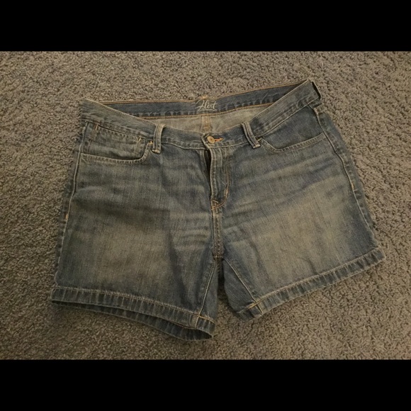 Shorts - Picture 1 of 3